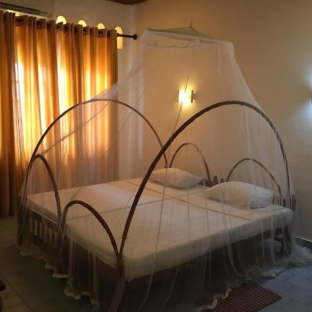 Hotel Silver Sands Negombo Eksteriør billede